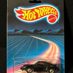 1986 Hot Wheels Porsche P-911 Turbo No. 3968 All Black w/ Gold Wheels NEW